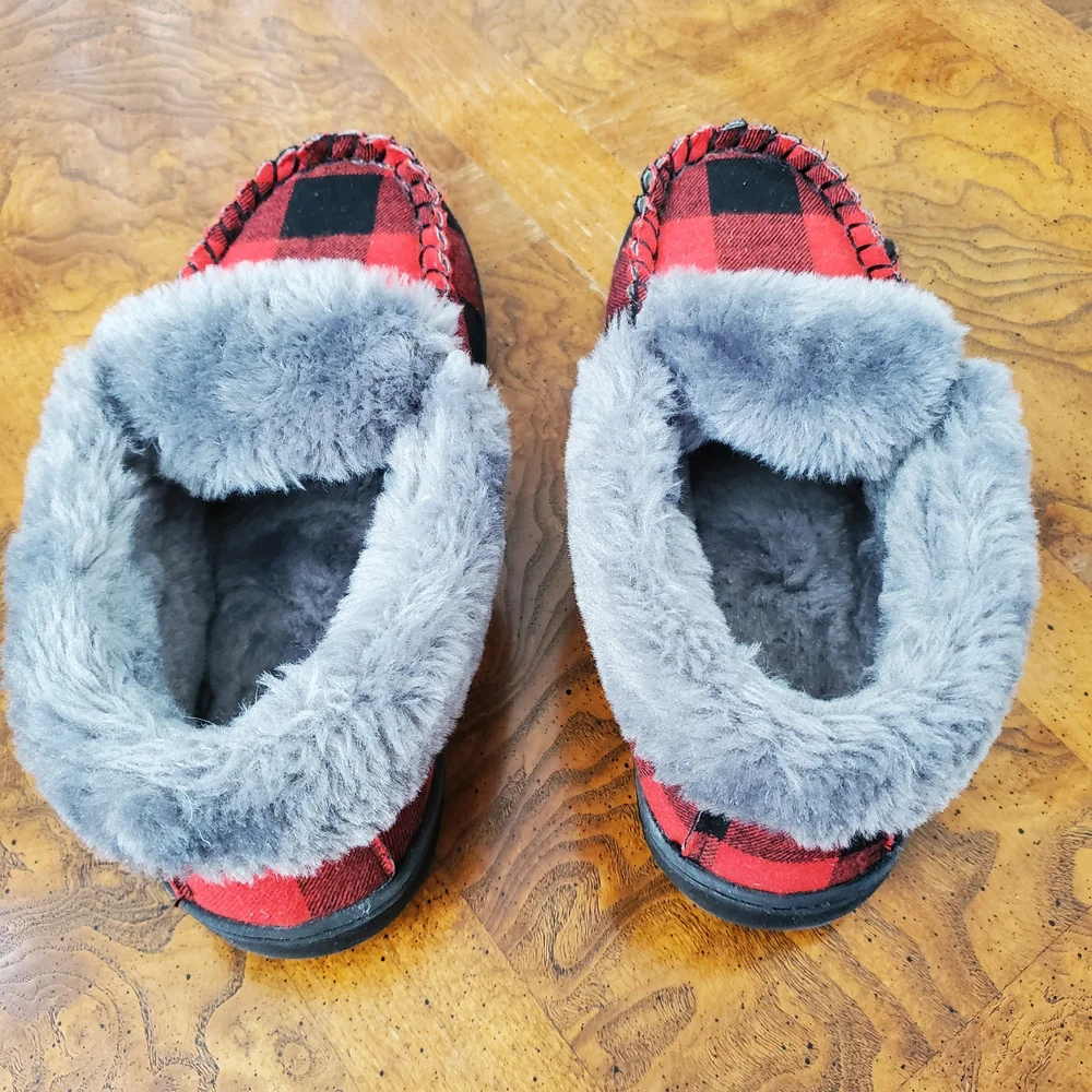 Plaid Fleece Lined Women's Slippers - Picture 3 of 5